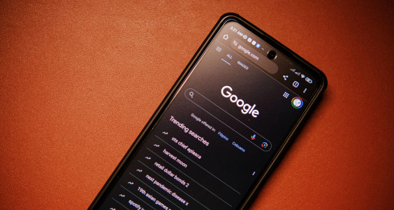 SEO, AEO e GEO: o que s&atilde;o, para que servem e como come&ccedil;ar